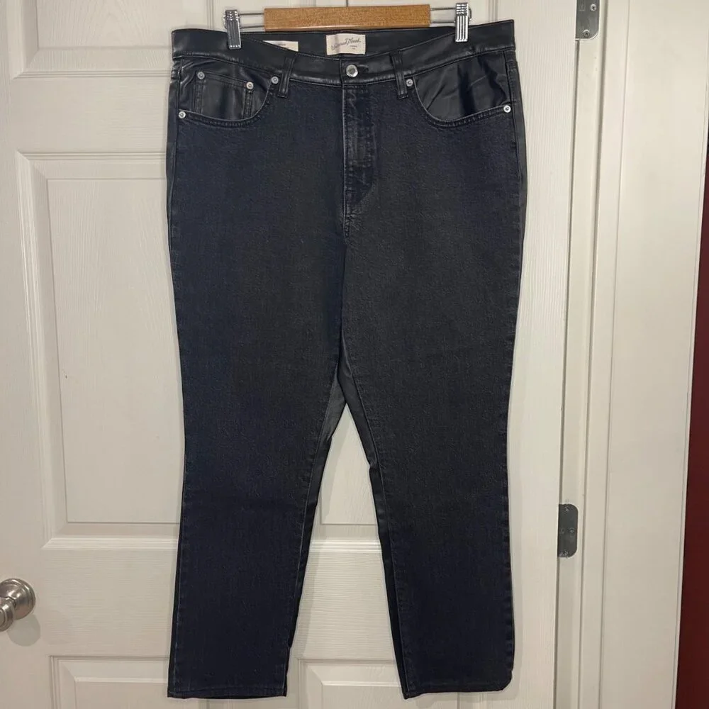 Universal Thread Mid-Rise 80s Slim Jeans Faux Leather Back Women's Size 16 Black